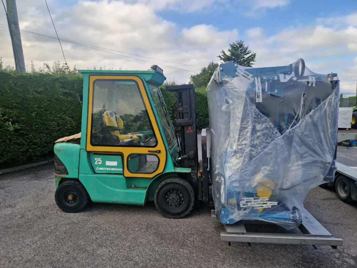 Fork lift - Image 1
