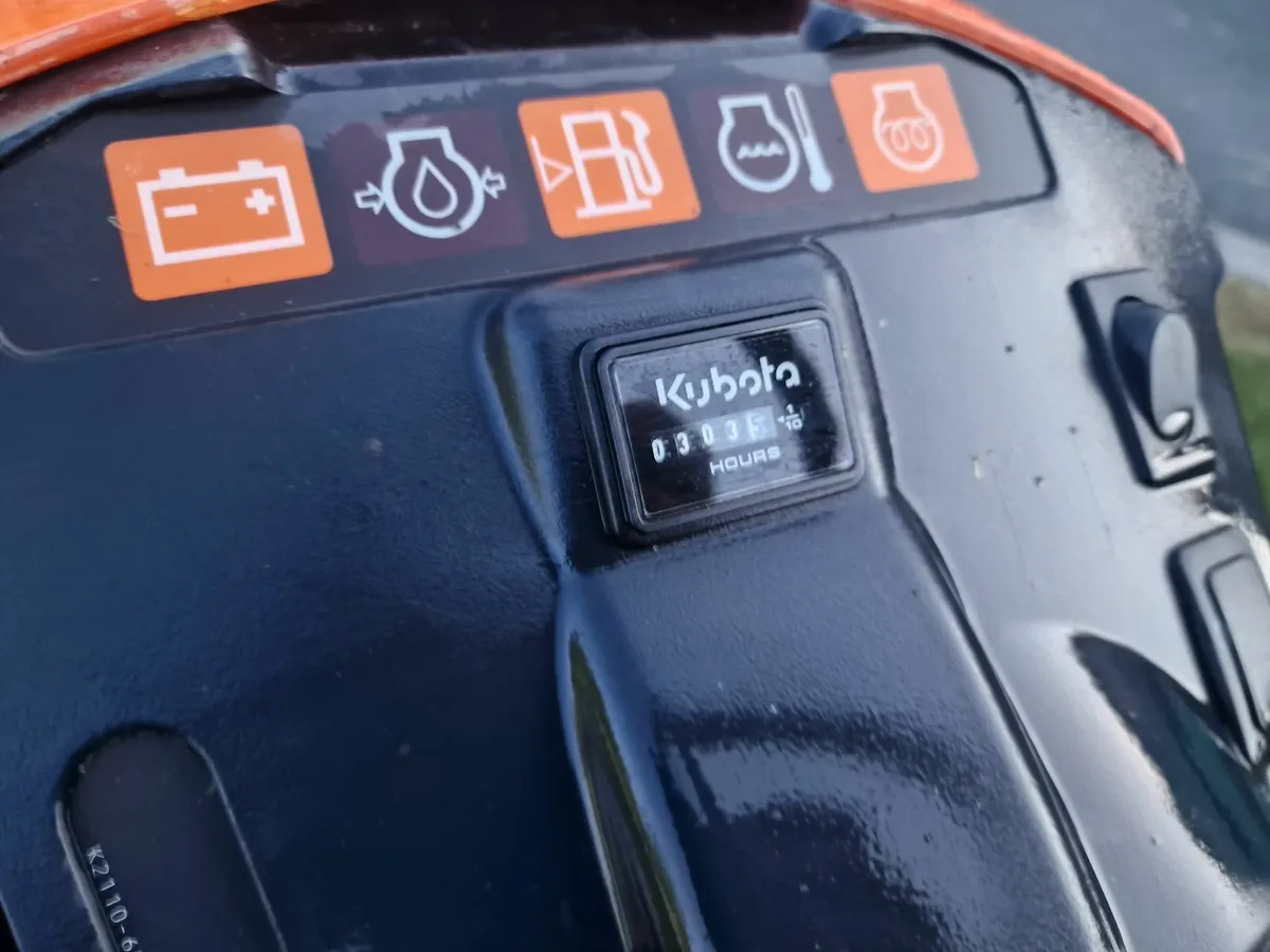 Kubota high tip ride on mower lawnmower 300 hrs - Image 3