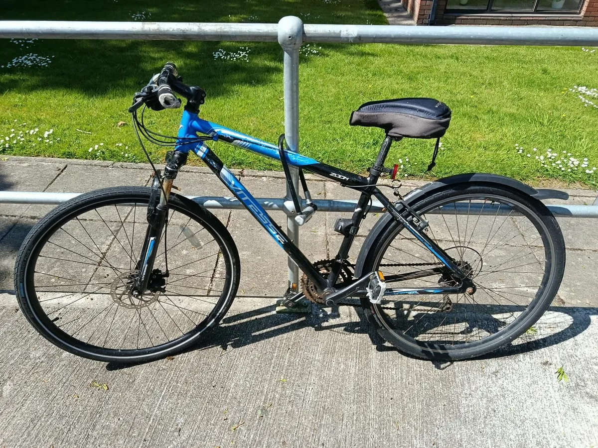 Vitesse Road Bicycle (Tiagra Gears + Disc Brakes) - Image 1