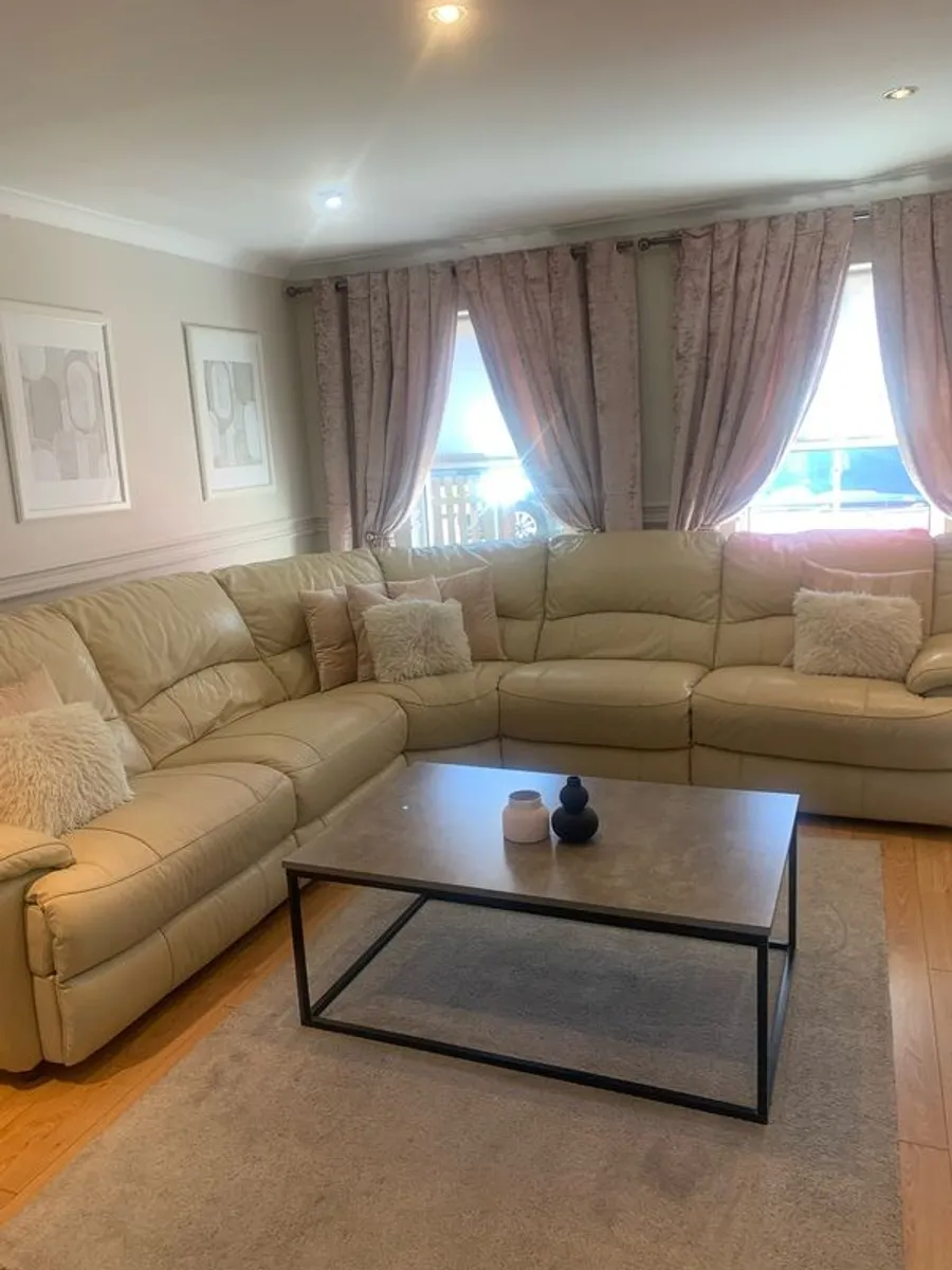large sofa , - Image 1