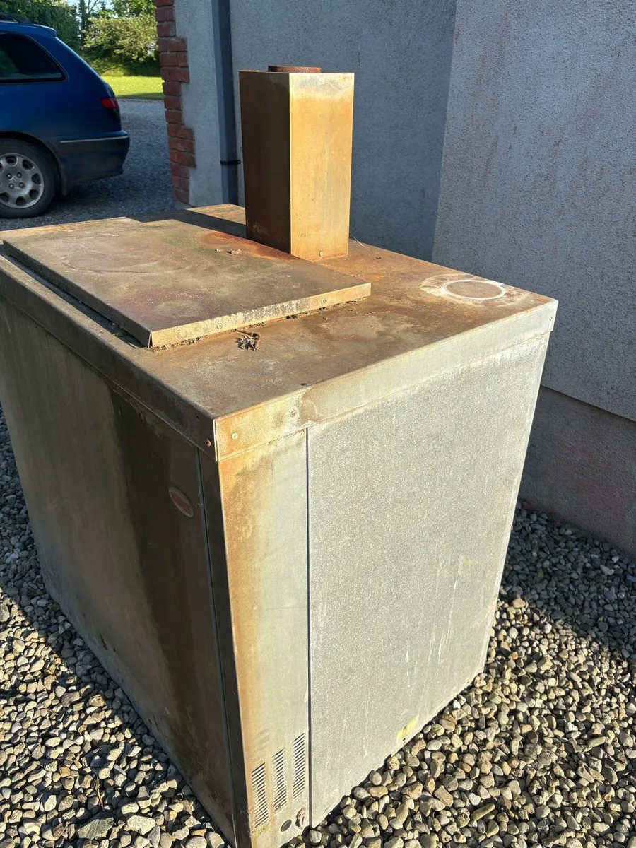 90/120 Bluebird Oil burner plus housing - Image 1