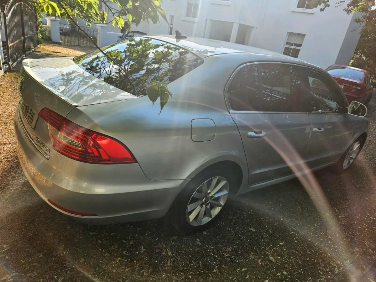 Skoda  superb - Image 2