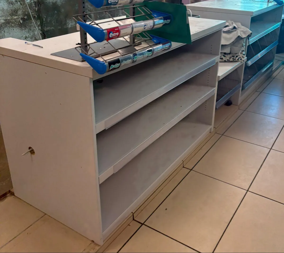 Shop counter in three sections - Image 1