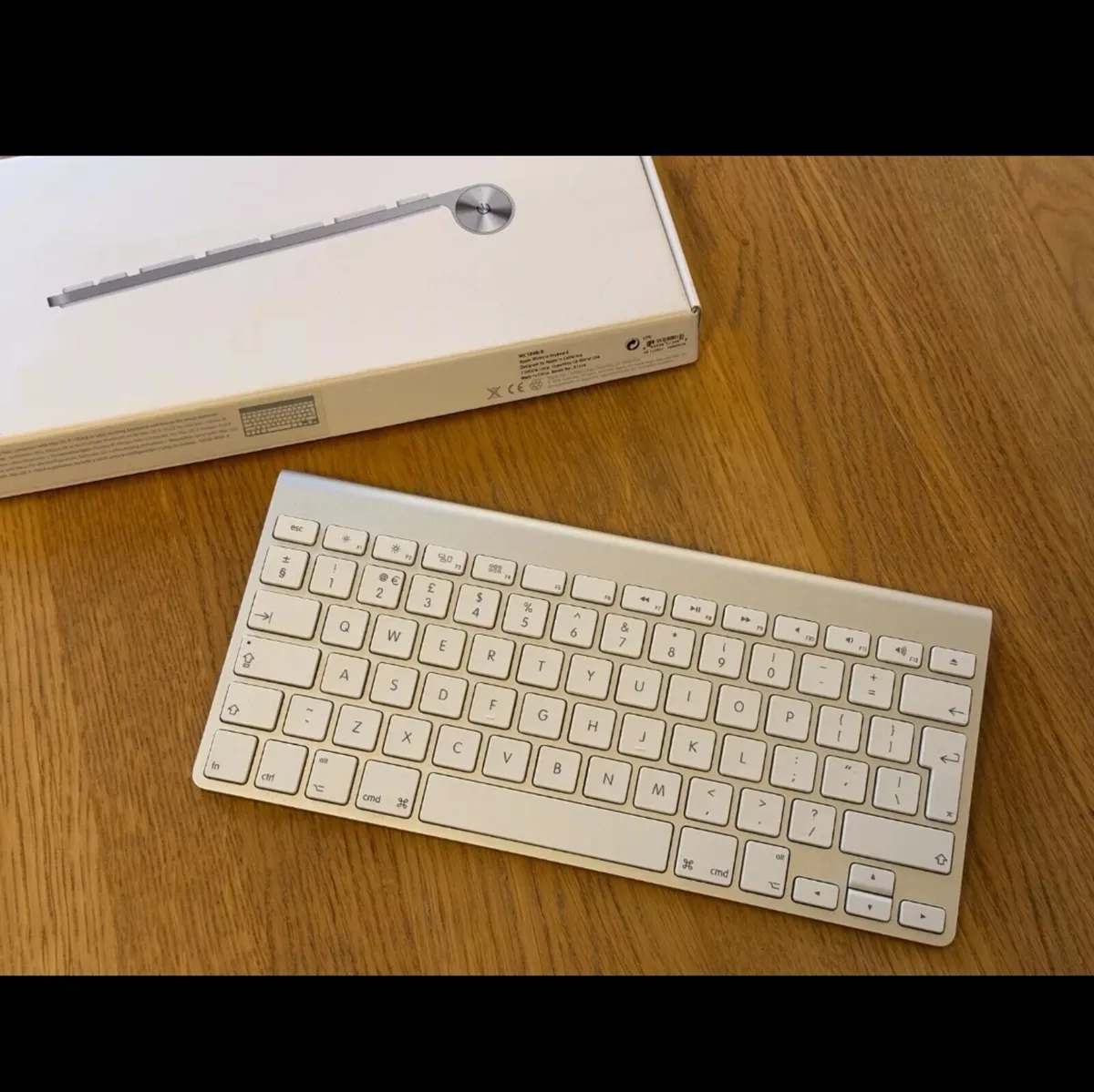 Genuine Apple Wireless Keyboard A1314. Boxed - Image 1