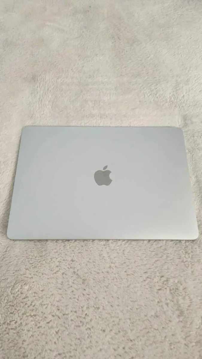 Apple MacBook Air (2020) i3 1.1GHz Dual Core 256GB - Image 2