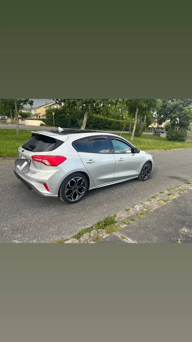 2021 Ford Focus st-line - Image 3