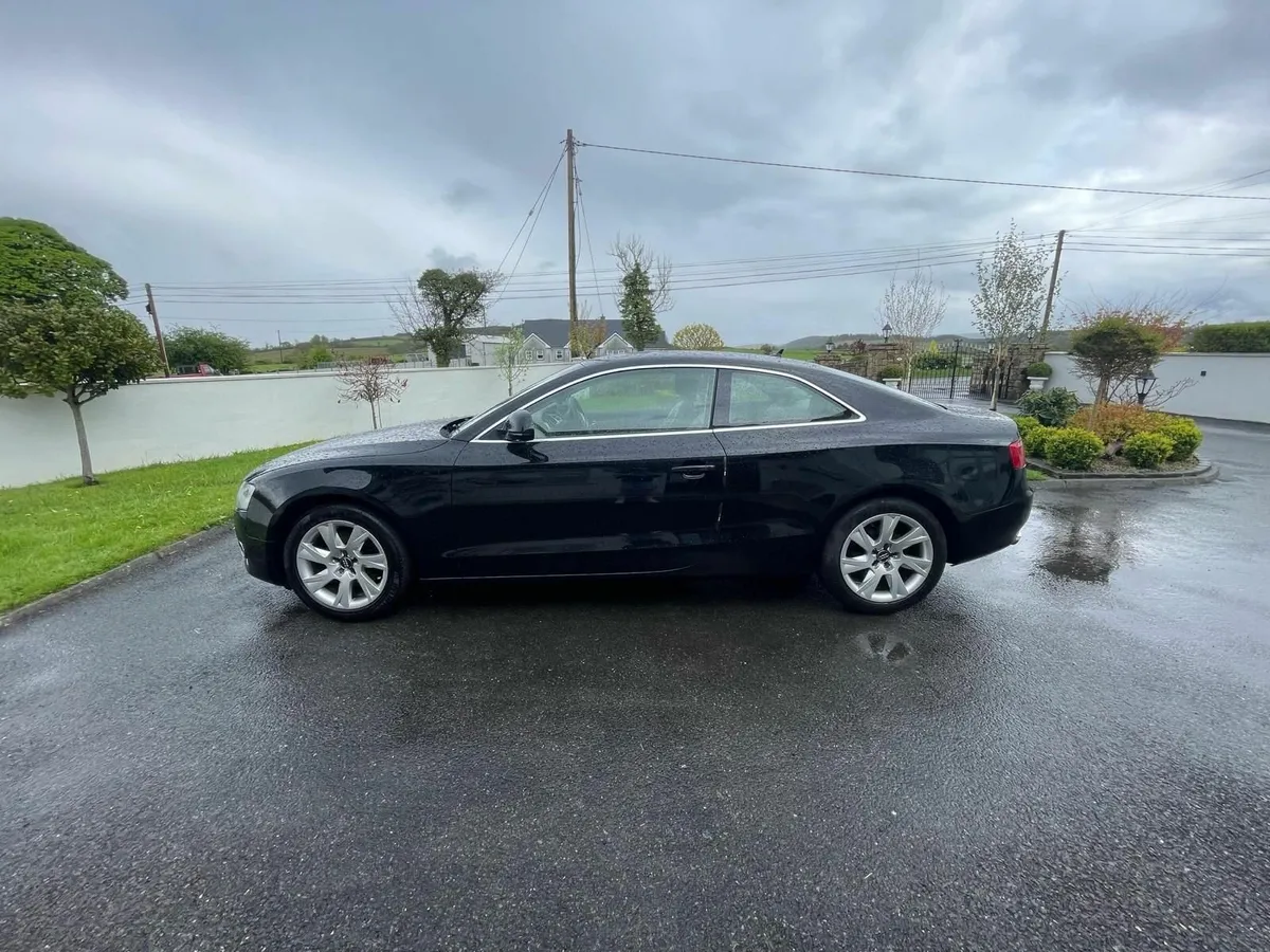 Audi A5 2009 - Image 2