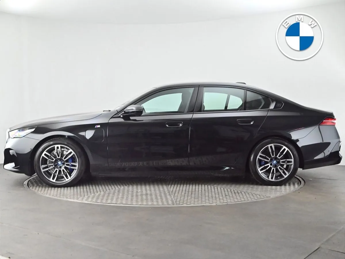 BMW 5 Series 530e M Sport Saloon - Image 3