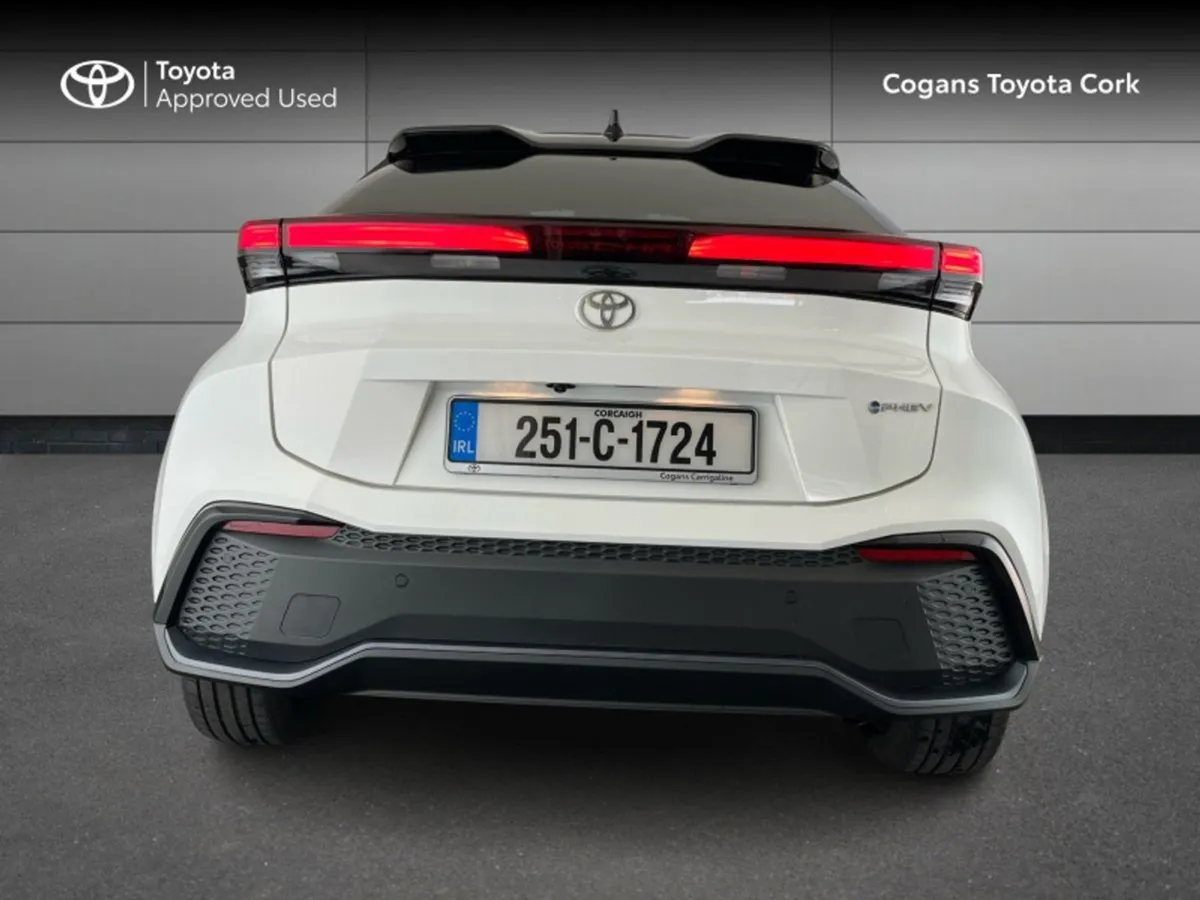 Toyota C-HR Phev Sol - Image 4