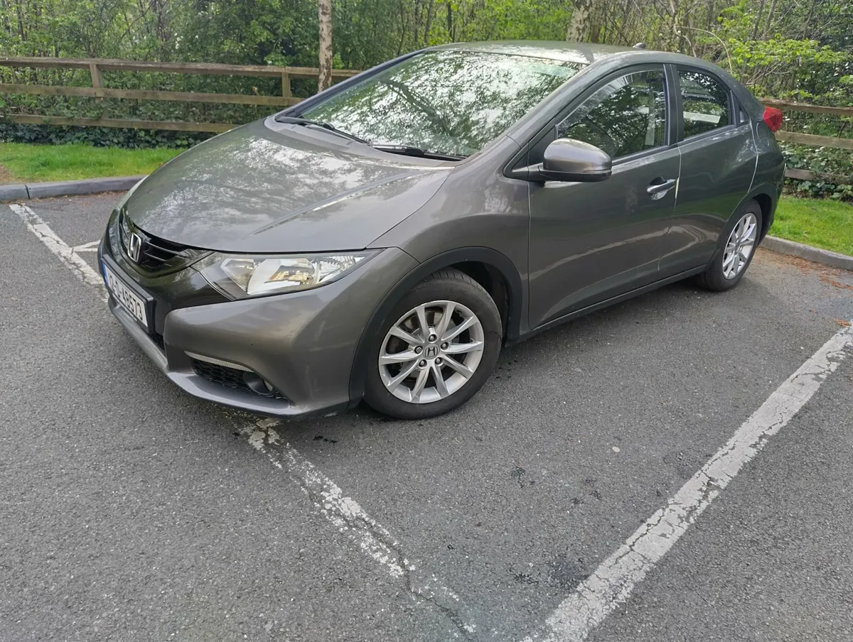 Honda Civic 2012 - Image 2