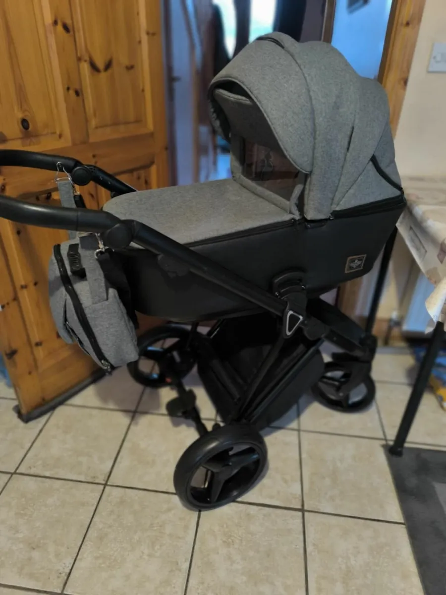 Beautiful buggy for sale - Image 1