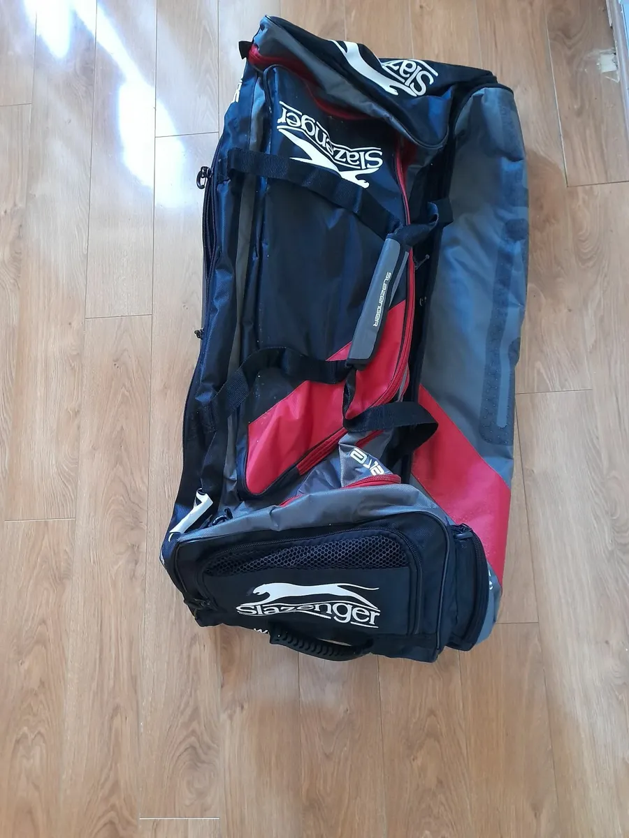 Genuine Slazenger XXL Golf Club Sports Trolley Bag - Image 4