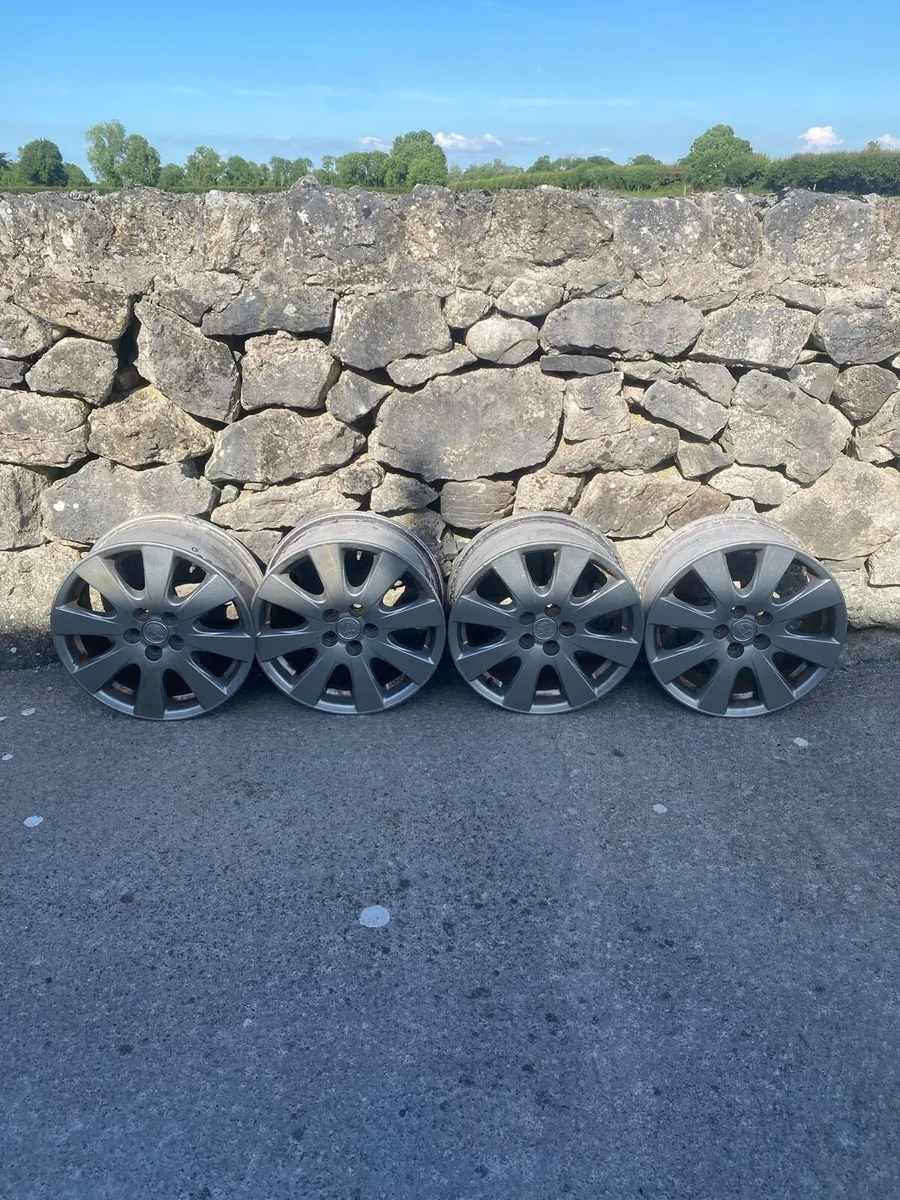 Toyota Avensis Wheels + Centre Caps - Image 1