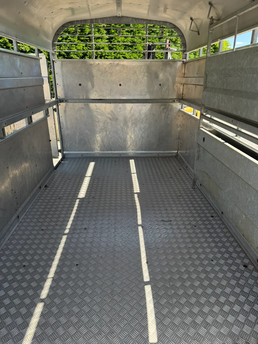 Nugent livestock trailer - Image 3