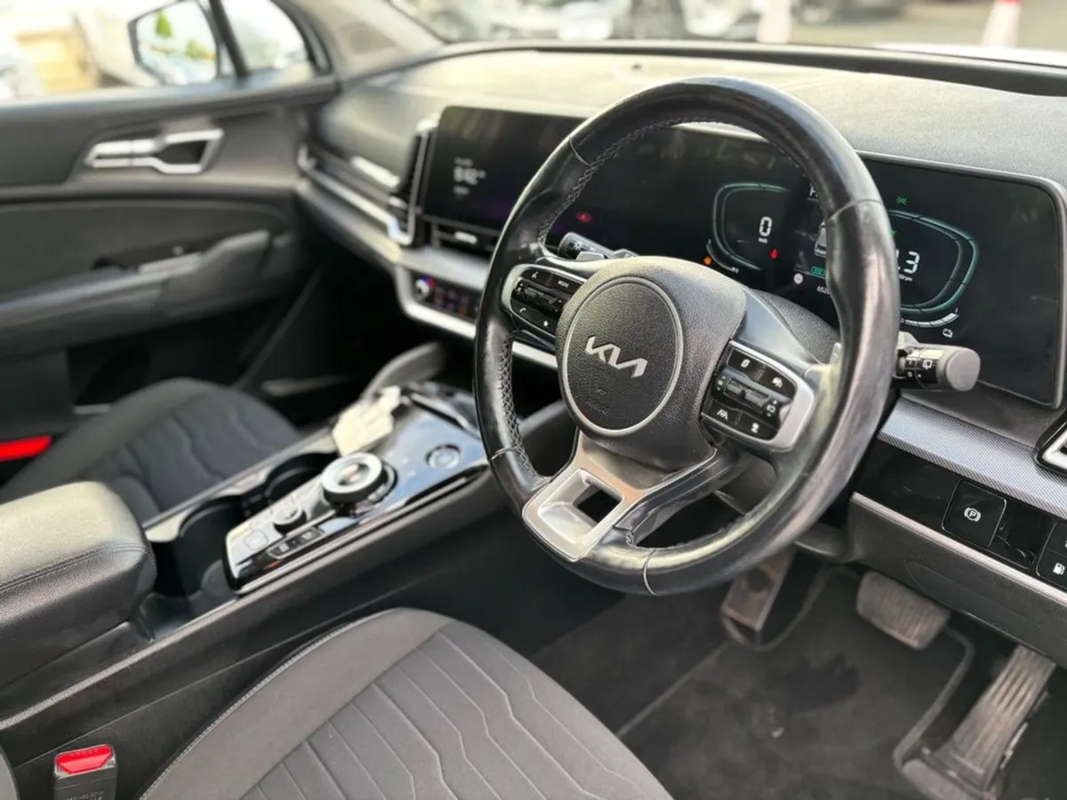 Kia Sportage 1.6 K3 Plug in Hybrid - Image 2