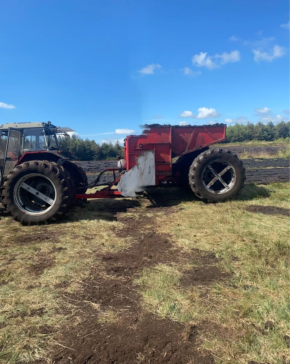 Turf hopper - Image 1