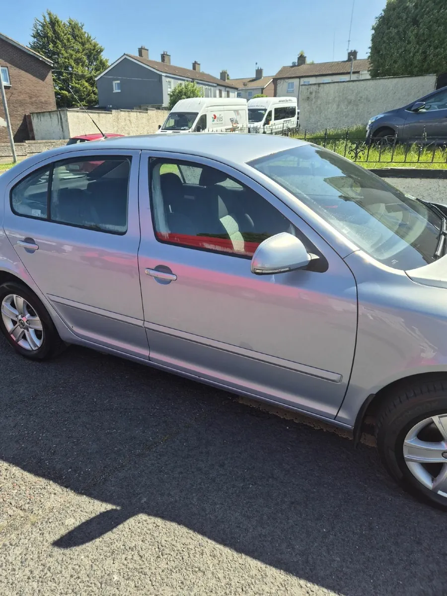 Skoda Octavia 2009 - Image 2