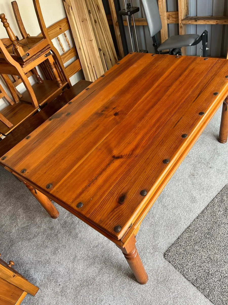 Kitchen table and 6 chairs - Image 1