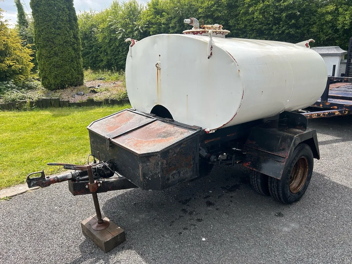 Fuel bowser c/w Honda pump - Image 1