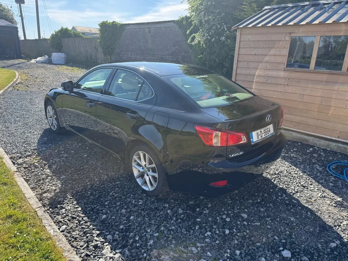 Lexus IS200D - Image 3
