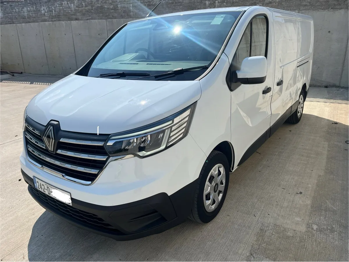 242 Renault Trafic 2024 - Image 3