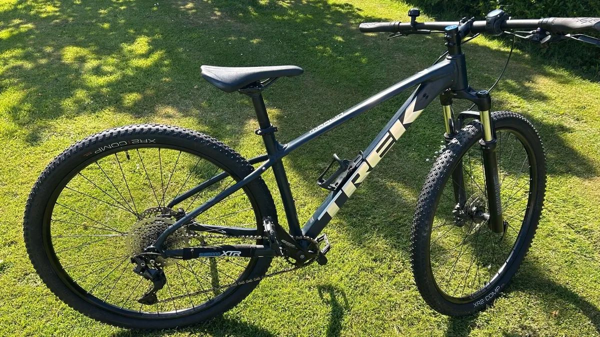 Trek Marlin 7 mountain bike - Image 2
