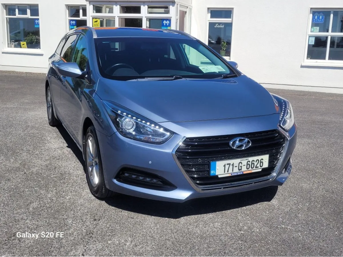 Hyundai i40 1.7 Crdi SE NAV Bl/dr 115 5DR - Image 2