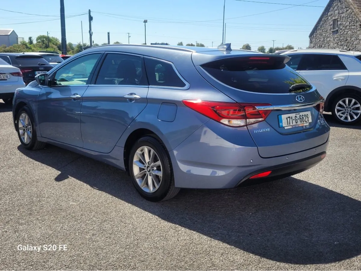 Hyundai i40 1.7 Crdi SE NAV Bl/dr 115 5DR - Image 4