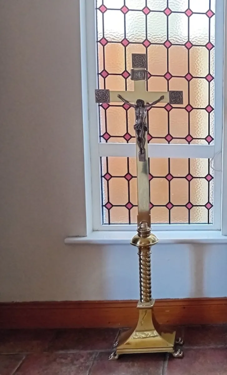 Tall Brass Crucifix H. 130cm - Image 1