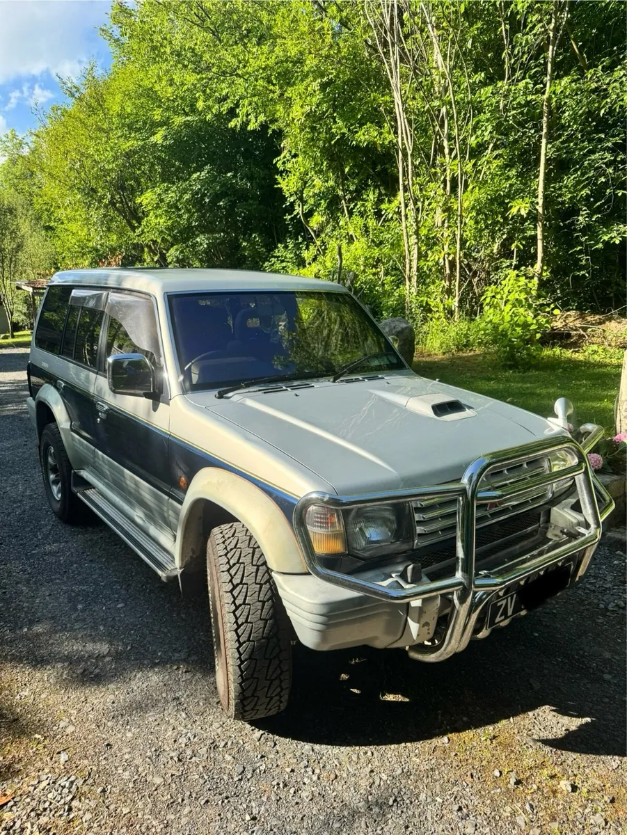 Mitsubishi Pajero vintage - Image 1