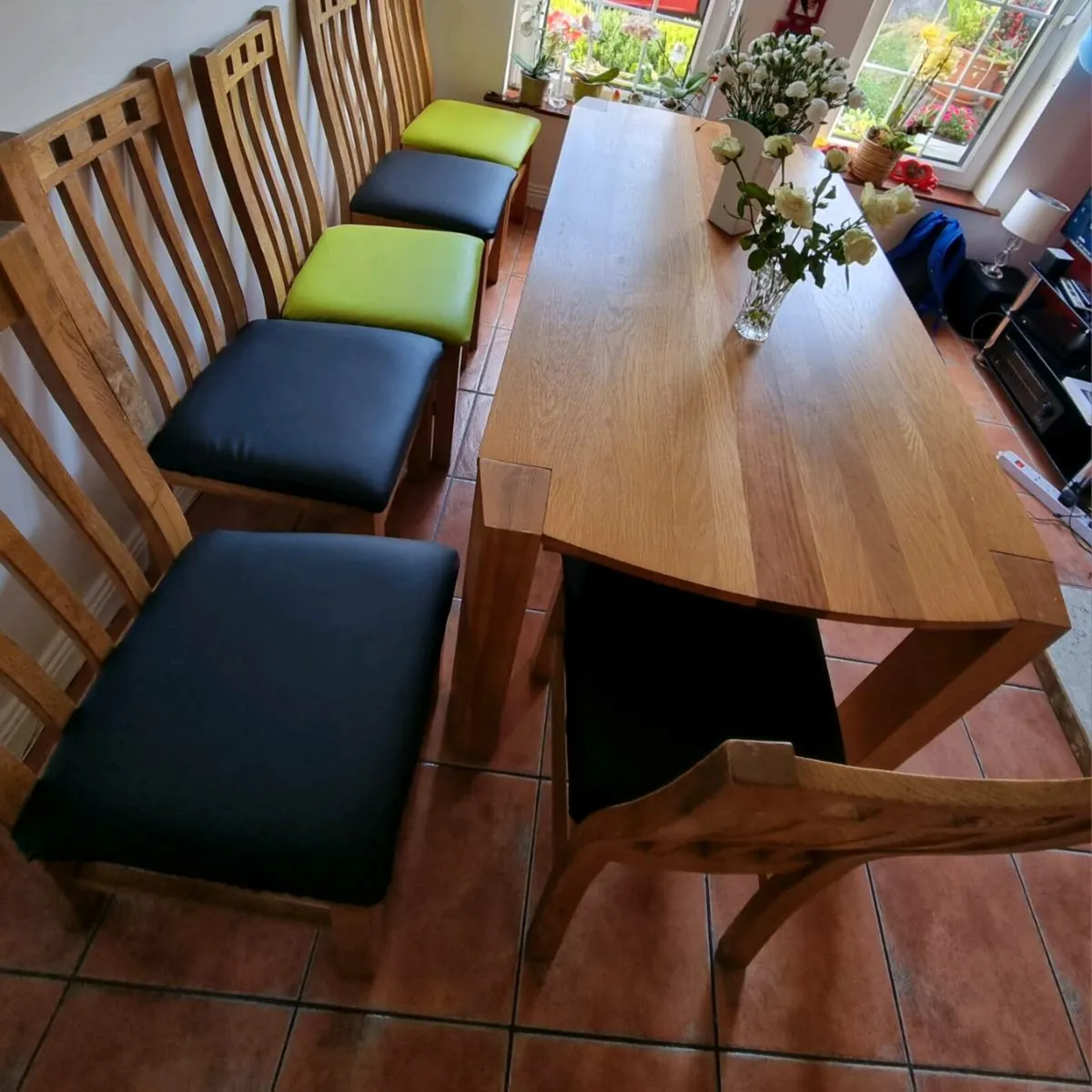 Dining / kitchen Table and 6 chairs - Image 4