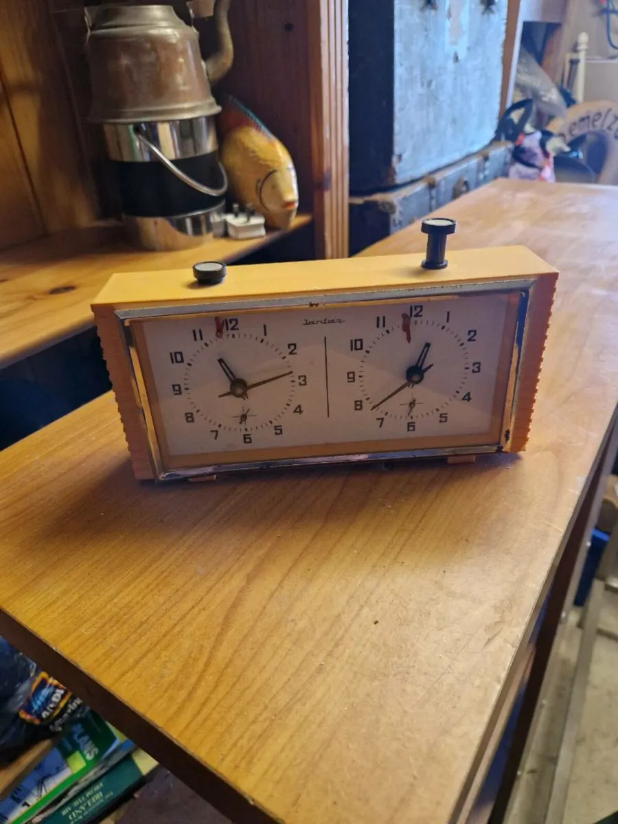 Vintage Retro Clock - Image 1