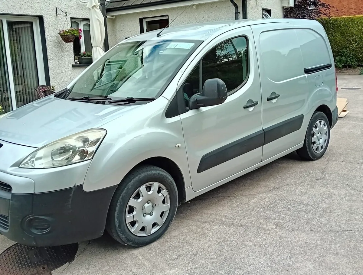 2010 Peugeot Partner 1.6 HDI 3 Seats - Image 1