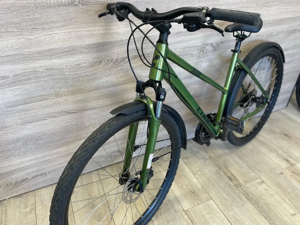 Cube nature hybrid bike (As new) - Image 2