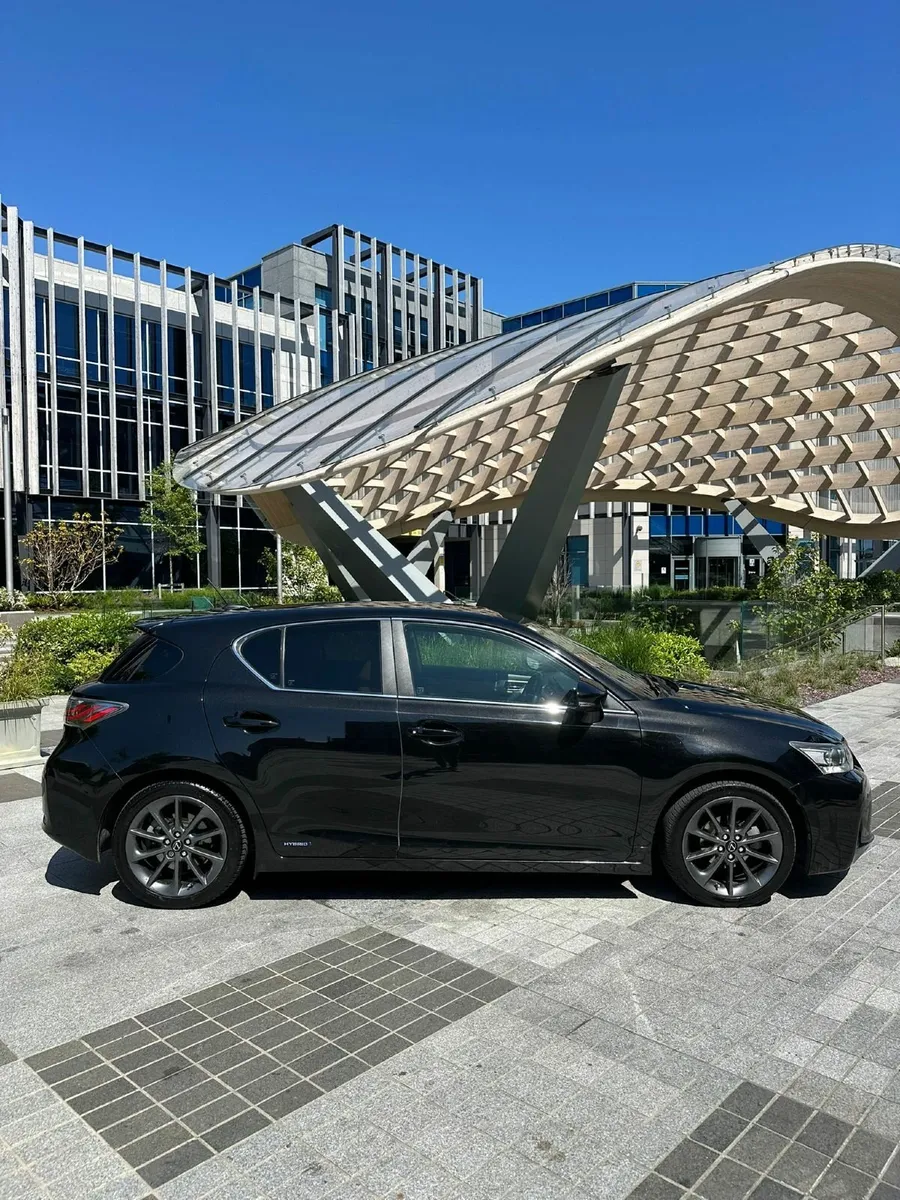 Lexus CT 200h  2013 - Image 4