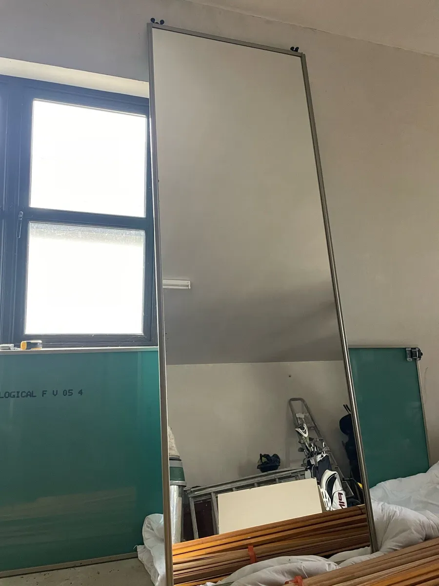 Slide robes - Image 1