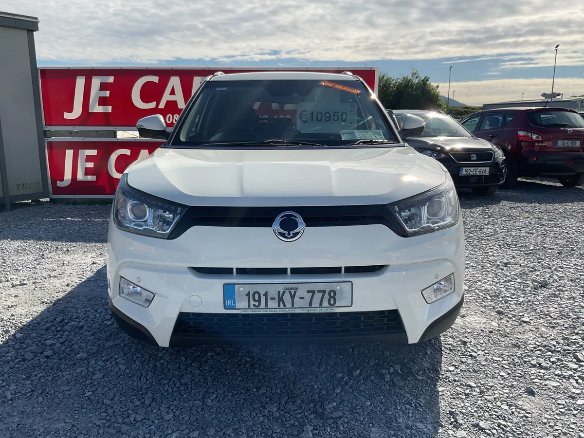 SSANG YONG TIVOLIS 1.6 DIESEL 1 OWNER LOW KMS - Image 3