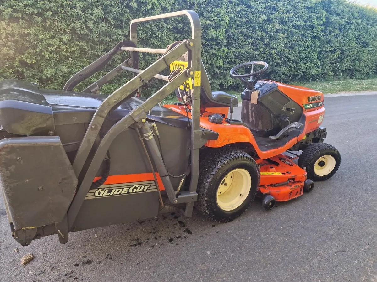 Kubota high tip ride on mower lawnmower 300 hours - Image 4