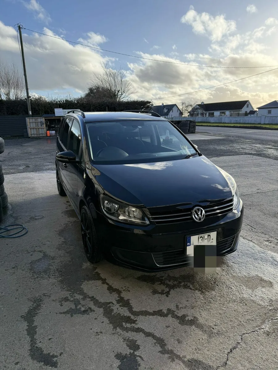 Volkswagen Touran automatic  7seater - Image 2