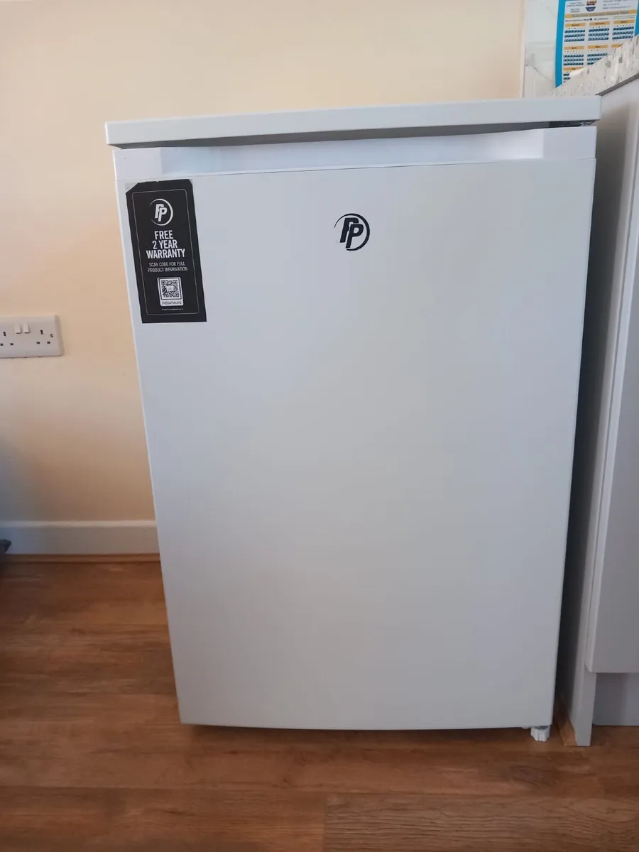FRIDGE FREEZER - Image 1