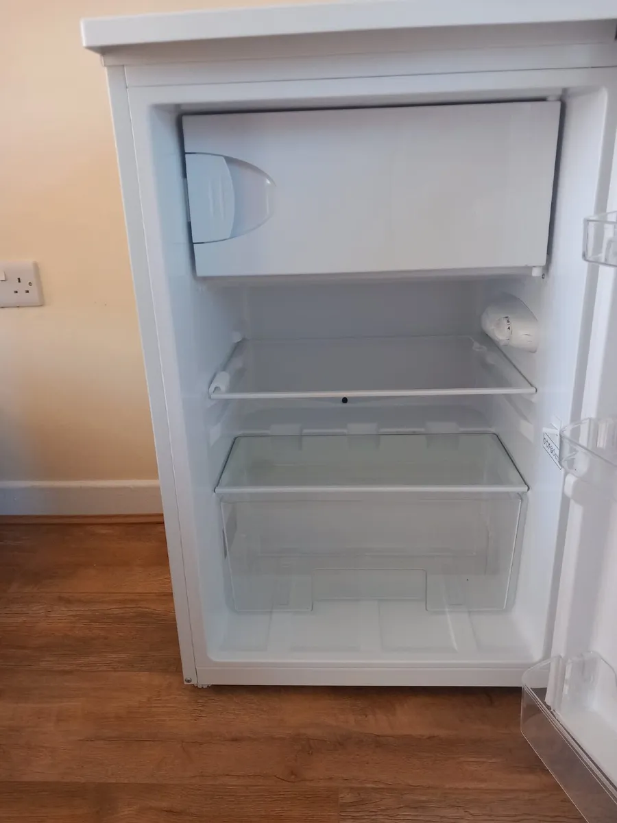 FRIDGE FREEZER - Image 4