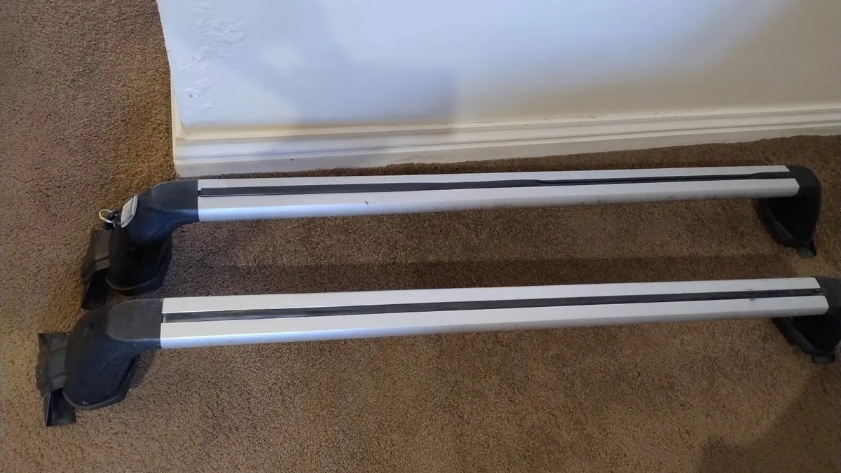 roof bar  NISSAN  note and pulsar  Genuine  Nissan - Image 2