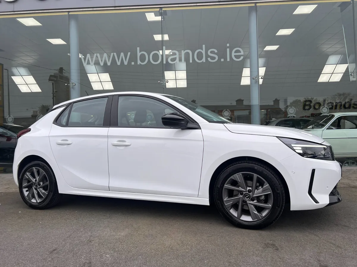 2024 (242 D) ELEGANCE Plus As New Low Kms 2 Years - Image 1
