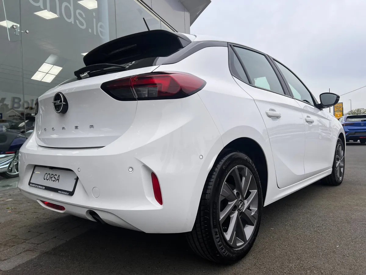 2024 (242 D) ELEGANCE Plus As New Low Kms 2 Years - Image 2