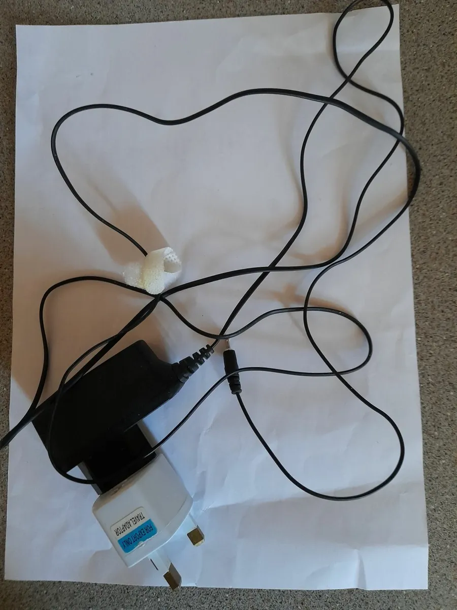 £50 Joblot. 2 Old Unlocked Nokia Phones + Charger - Image 2
