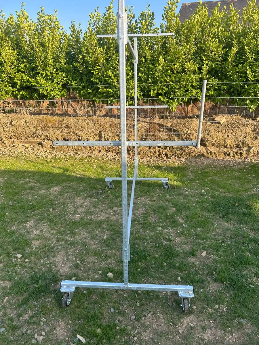 Murphy mobile clothes line - Image 1