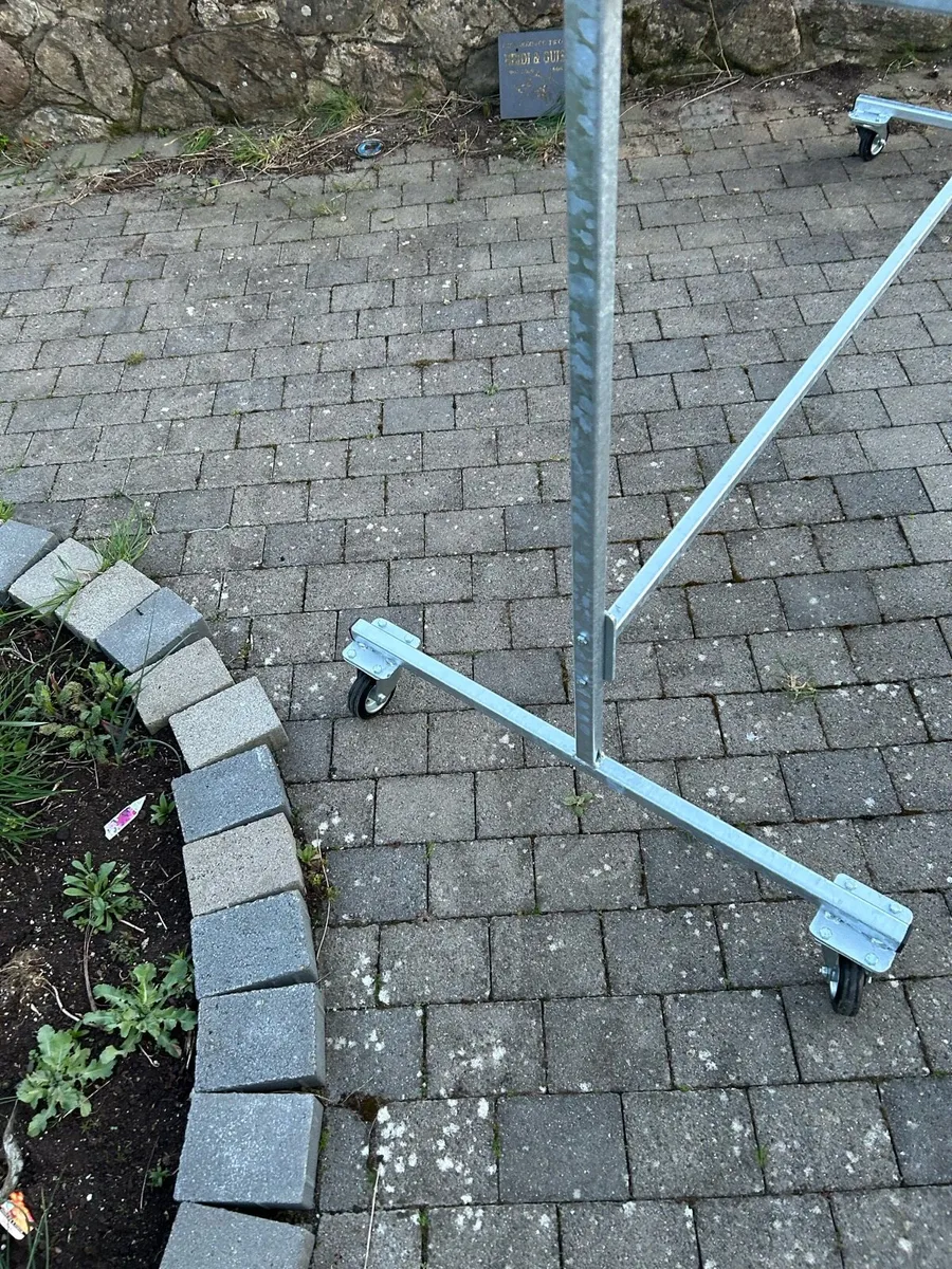 Murphy mobile clothes line - Image 4