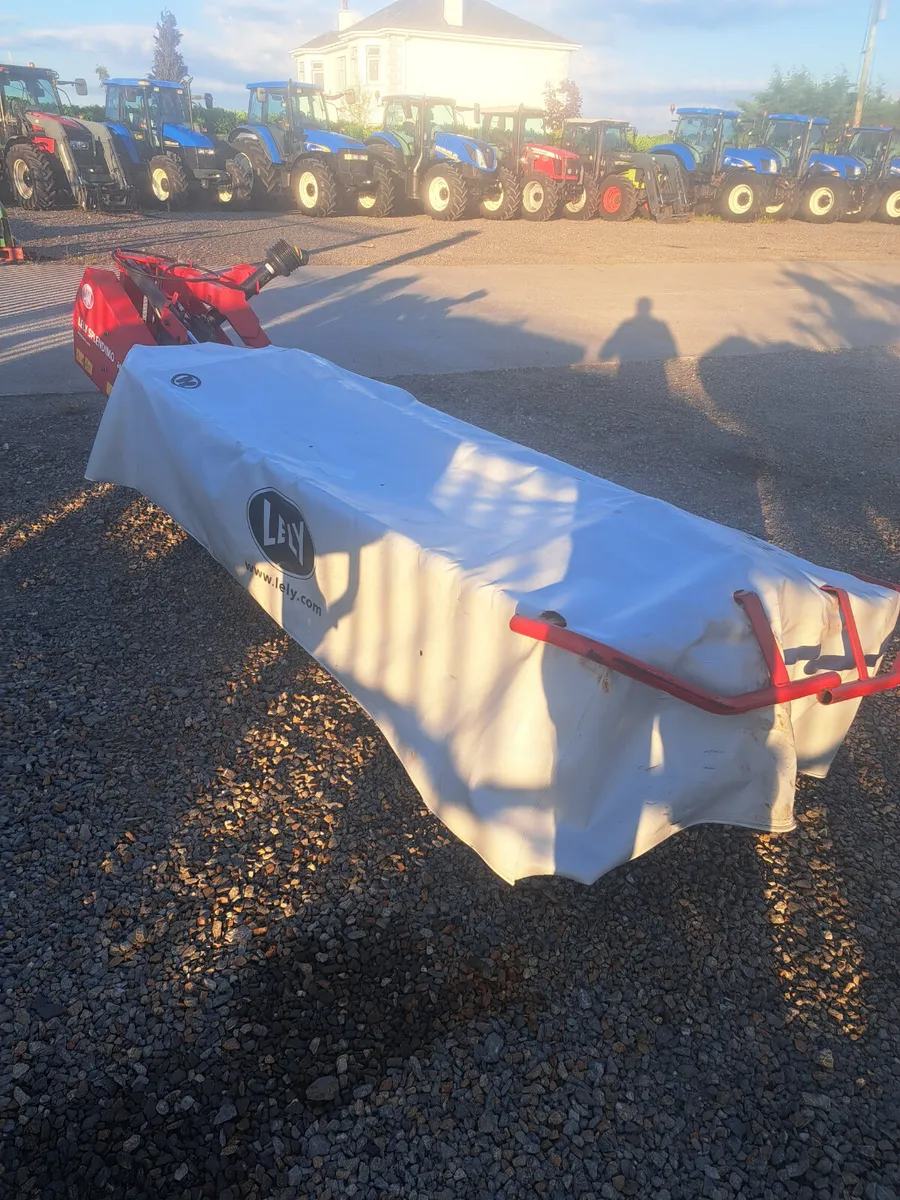 Farm machinery - Image 1