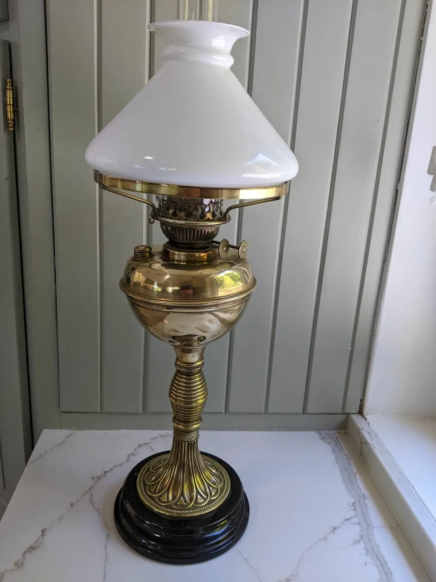 Victorian Oil Lamp - Image 4