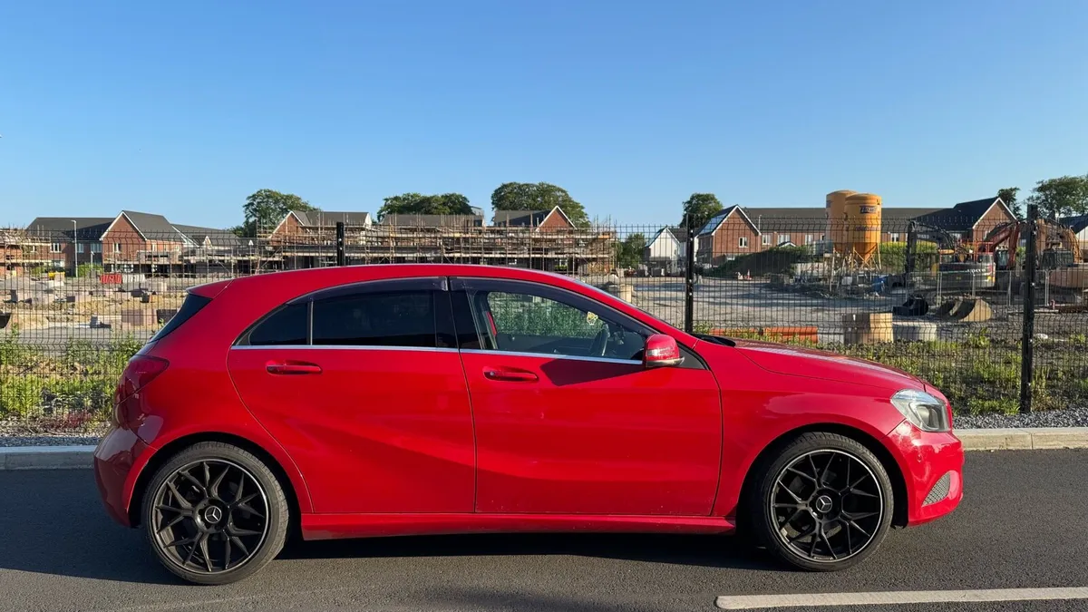 Mercedes Benz a180 petrol automatic - Image 4